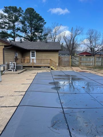 105 Wells Fargo Trl, Jacksonville, AR 72076