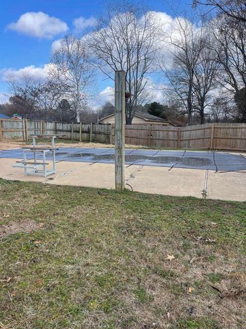 105 Wells Fargo Trl, Jacksonville, AR 72076