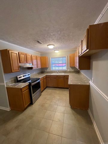 105 Wells Fargo Trl, Jacksonville, AR 72076