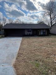 105 Wells Fargo Trl, Jacksonville, AR 72076