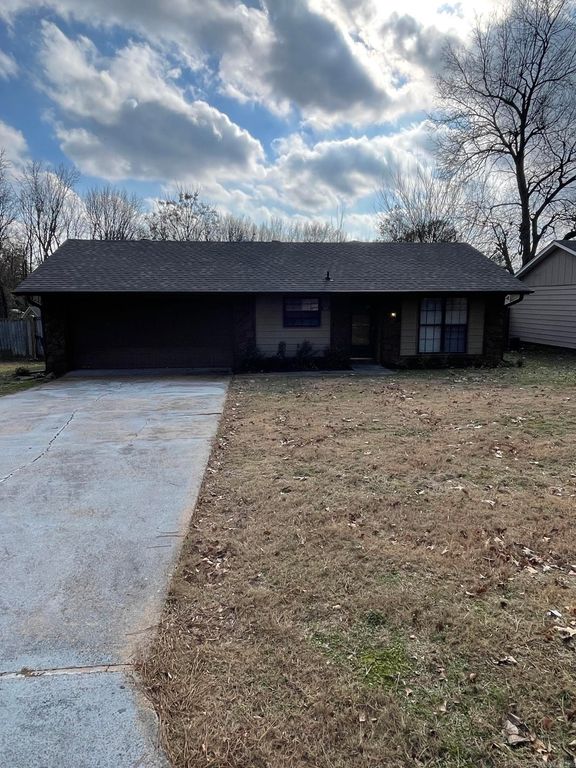 105 Wells Fargo Trl, Jacksonville, AR 72076