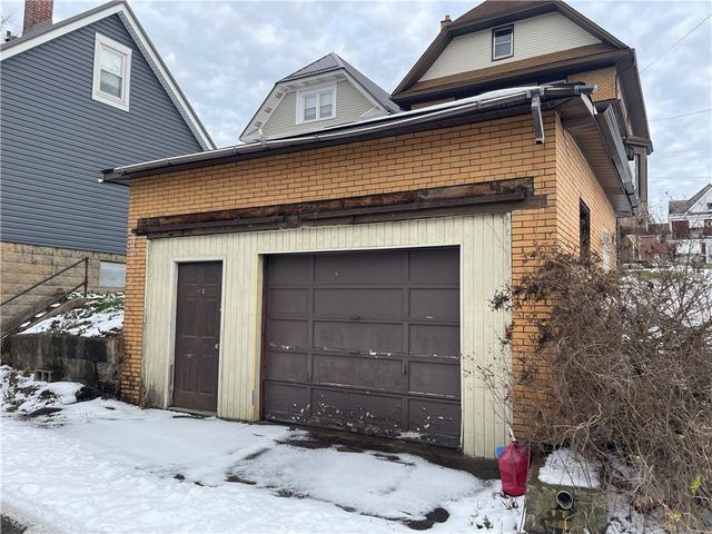 253 Ridge Ave, New Kensington, PA 15068