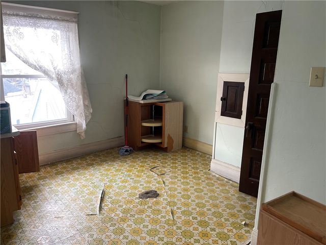 253 Ridge Ave, New Kensington, PA 15068