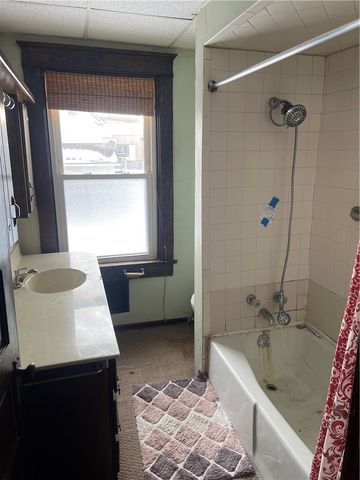 253 Ridge Ave, New Kensington, PA 15068