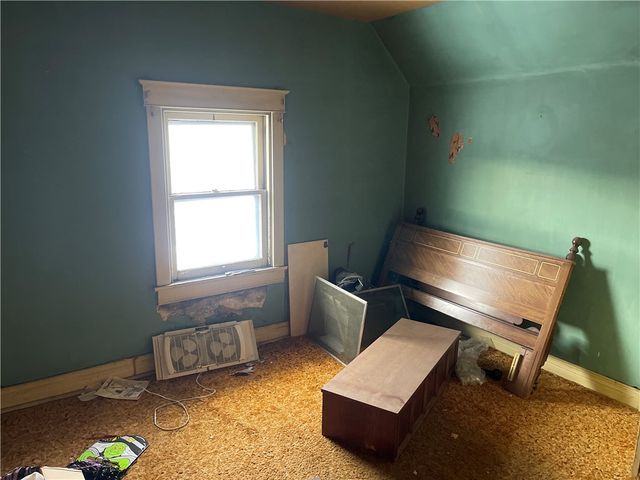 253 Ridge Ave, New Kensington, PA 15068