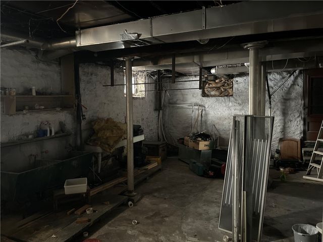 253 Ridge Ave, New Kensington, PA 15068