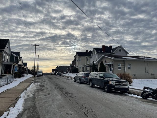 253 Ridge Ave, New Kensington, PA 15068