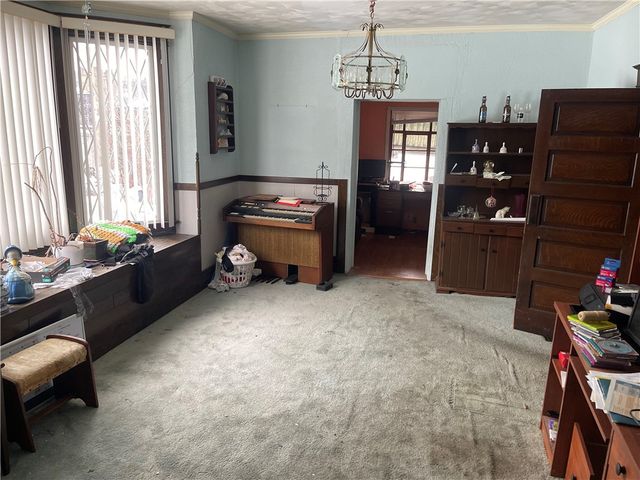 253 Ridge Ave, New Kensington, PA 15068