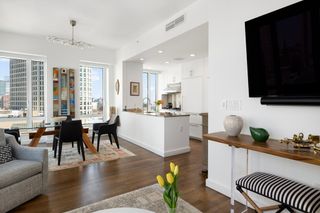 400 Stuart St 17B, Boston, MA 02116