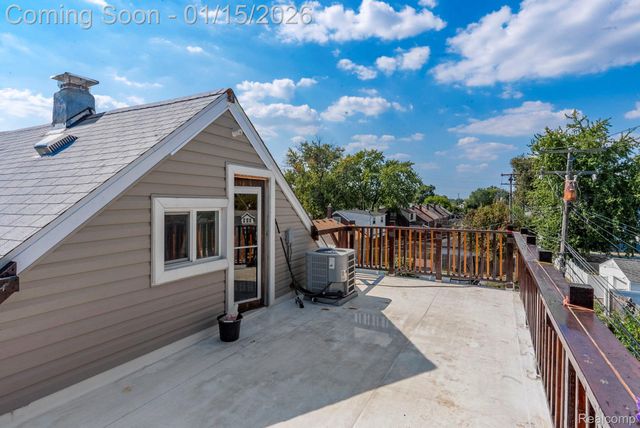 868 Mill Street, Lincoln Park, MI 48146