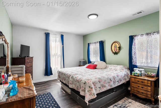 868 Mill Street, Lincoln Park, MI 48146