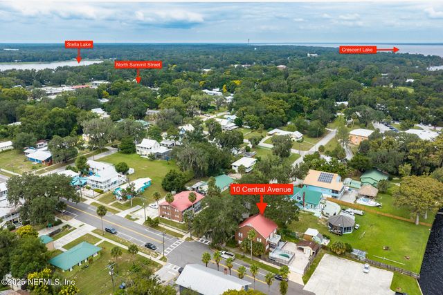 10 CENTRAL Avenue, Crescent City, FL 32112