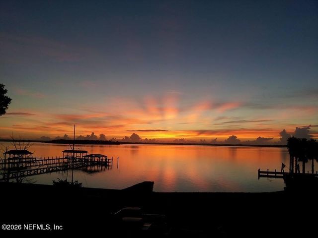 10 CENTRAL Avenue, Crescent City, FL 32112