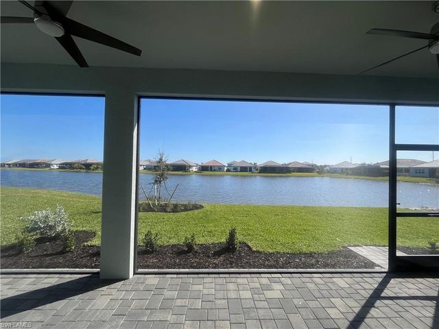 4062 Aquila PL, Naples, FL 34120