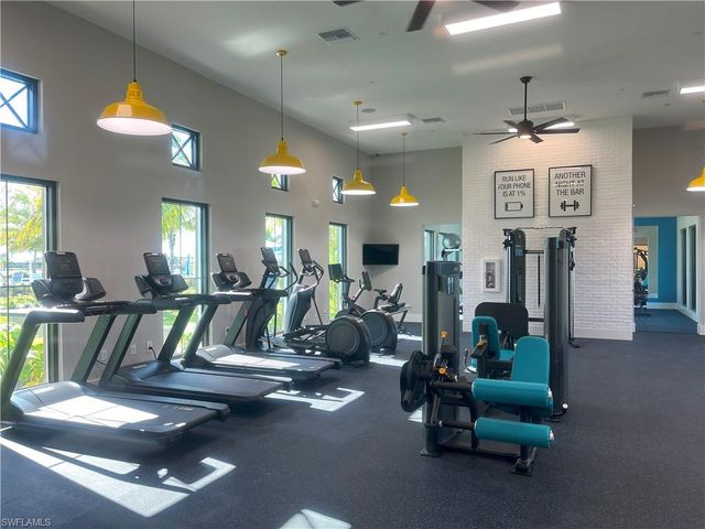 4062 Aquila PL, Naples, FL 34120