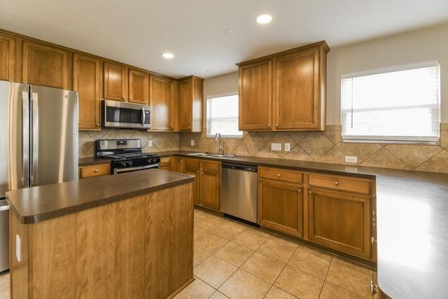 4703 Montclair Hill Lane, Fresno, TX 77545