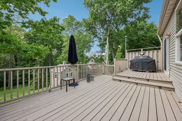 150 Forest Avenue, Fox Lake, IL 60020