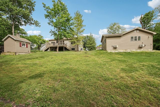 150 Forest Avenue, Fox Lake, IL 60020