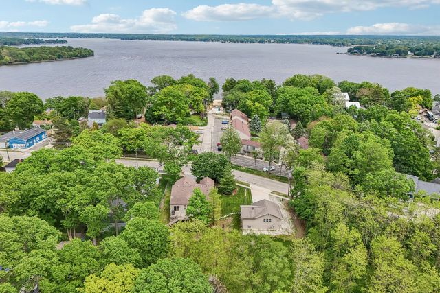 150 Forest Avenue, Fox Lake, IL 60020