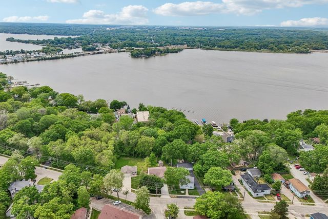 150 Forest Avenue, Fox Lake, IL 60020