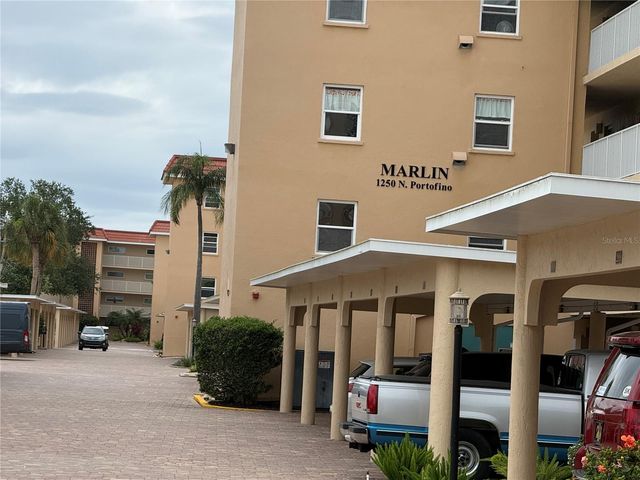 1250 N PORTOFINO DRIVE 202, Sarasota, FL 34242