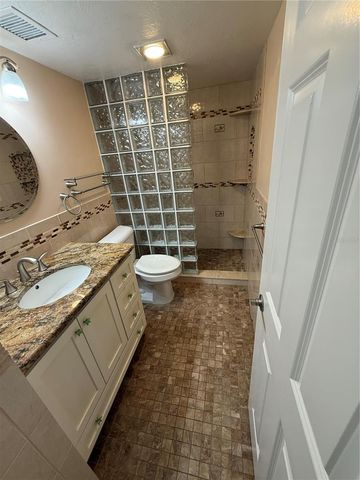 1250 N PORTOFINO DRIVE 202, Sarasota, FL 34242