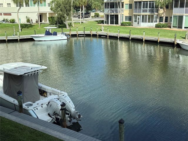 1250 N PORTOFINO DRIVE 202, Sarasota, FL 34242