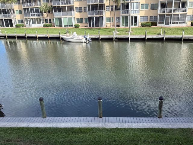 1250 N PORTOFINO DRIVE 202, Sarasota, FL 34242