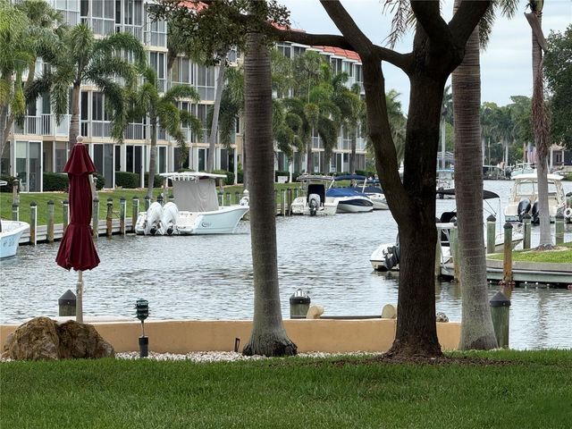 1250 N PORTOFINO DRIVE 202, Sarasota, FL 34242