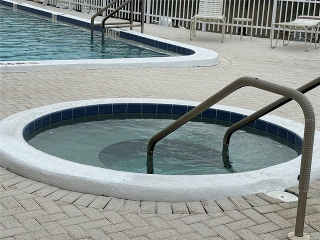 1250 N PORTOFINO DRIVE 202, Sarasota, FL 34242