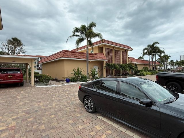 1250 N PORTOFINO DRIVE 202, Sarasota, FL 34242