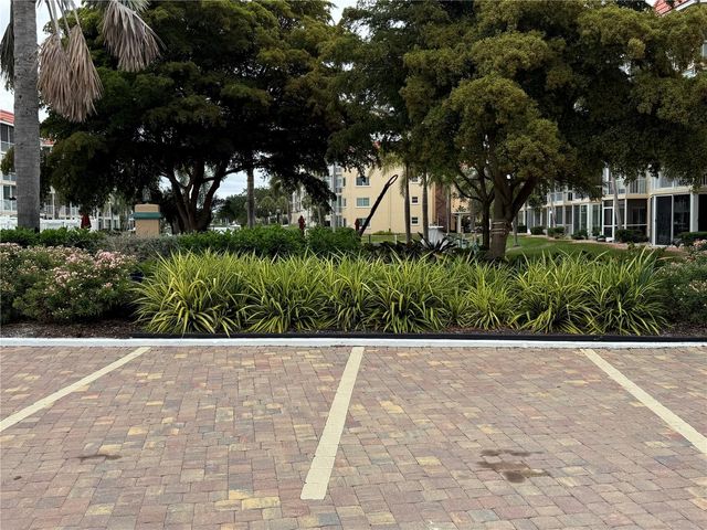 1250 N PORTOFINO DRIVE 202, Sarasota, FL 34242