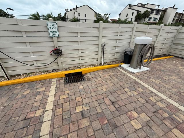 1250 N PORTOFINO DRIVE 202, Sarasota, FL 34242