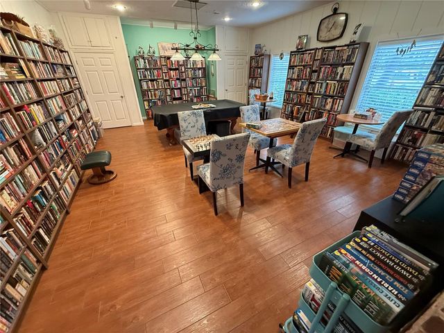 1250 N PORTOFINO DRIVE 202, Sarasota, FL 34242