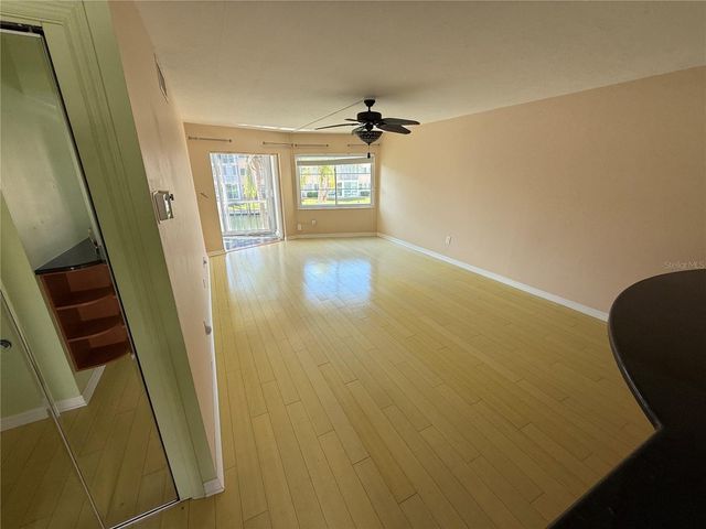 1250 N PORTOFINO DRIVE 202, Sarasota, FL 34242