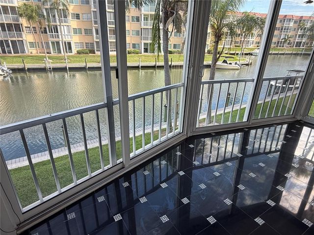 1250 N PORTOFINO DRIVE 202, Sarasota, FL 34242