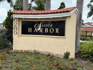 1250 N PORTOFINO DRIVE 202, Sarasota, FL 34242