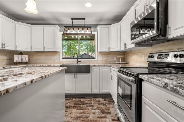 4410 WALDEN Drive, Pineville, LA 71360
