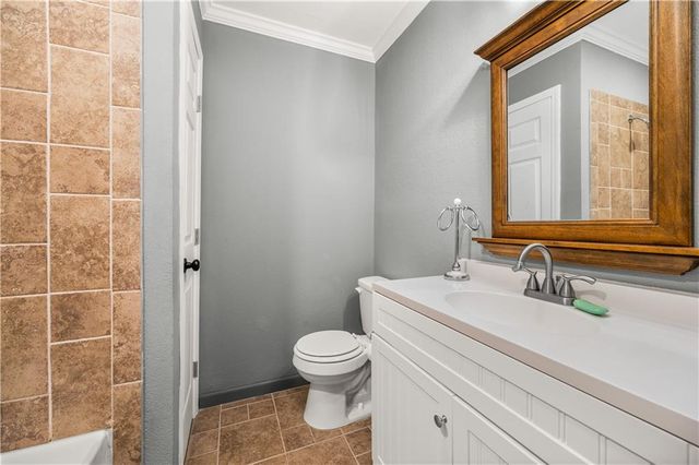 4410 WALDEN Drive, Pineville, LA 71360