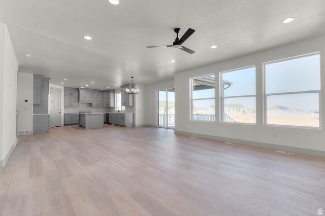 562 W COYOTE RIDGE RD, Grantsville, UT 84029