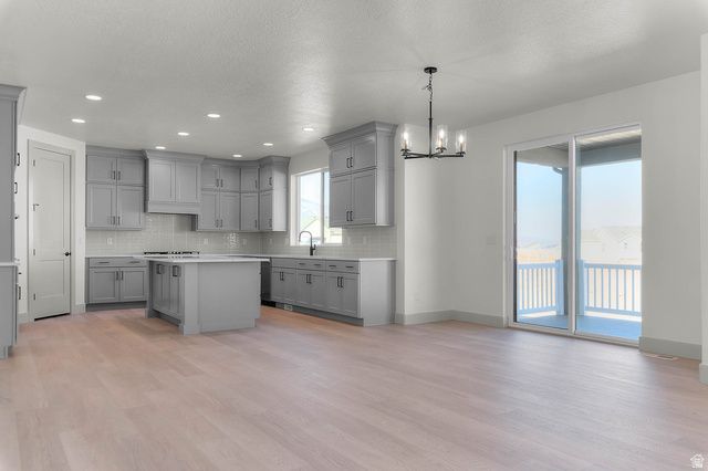 562 W COYOTE RIDGE RD, Grantsville, UT 84029