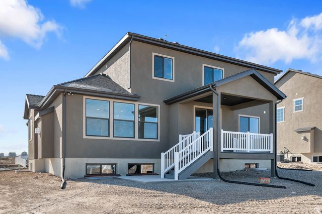 562 W COYOTE RIDGE RD, Grantsville, UT 84029