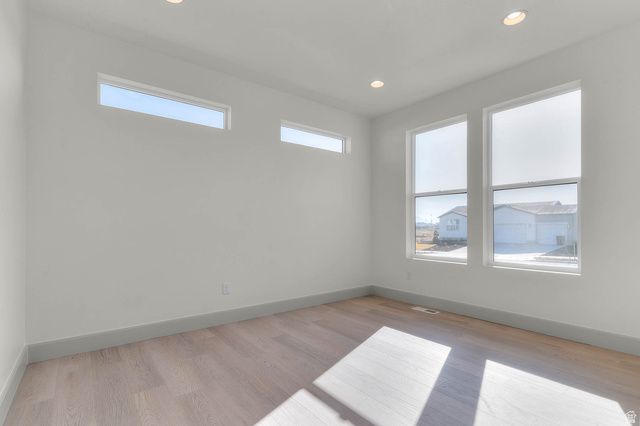 562 W COYOTE RIDGE RD, Grantsville, UT 84029