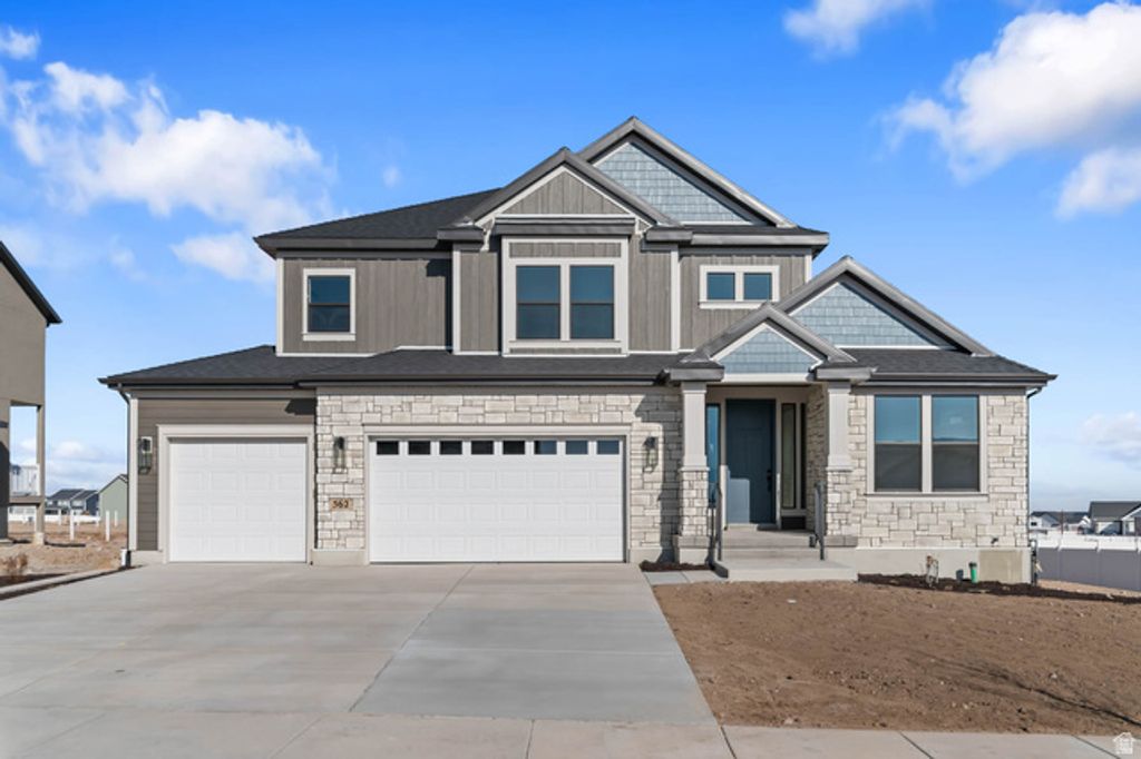 562 W COYOTE RIDGE RD, Grantsville, UT 84029