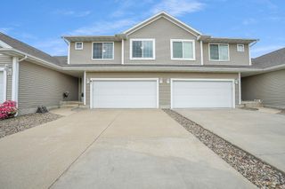 4825 Algonquin Dr Apt 2, Cedar Falls, IA 50613