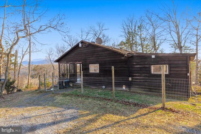 1406 PANHANDLE RD, Bentonville, VA 22610