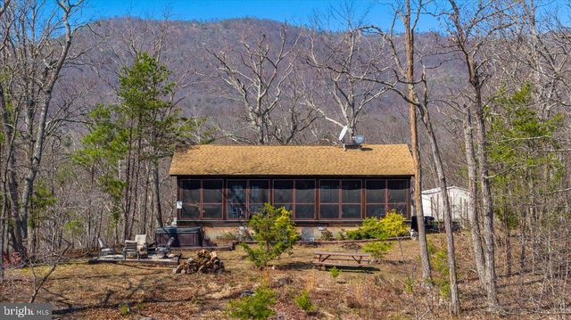 1406 PANHANDLE RD, Bentonville, VA 22610
