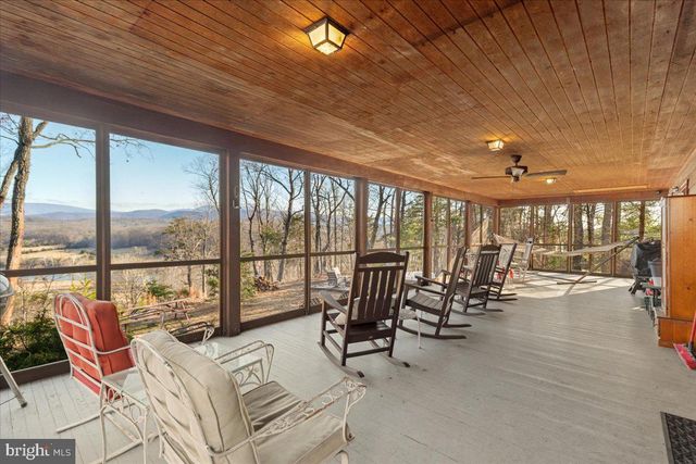 1406 PANHANDLE RD, Bentonville, VA 22610