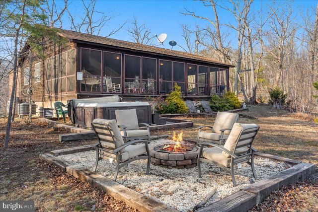 1406 PANHANDLE RD, Bentonville, VA 22610