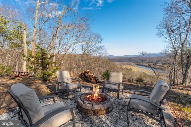 1406 PANHANDLE RD, Bentonville, VA 22610